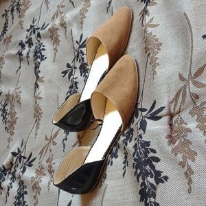 Cooperative Tan Suede & Patent "Leather" Cut Out Flats Size 8 EUC